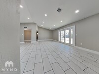 227 W Kerry Ln in Phoenix, AZ - Foto de edificio - Building Photo