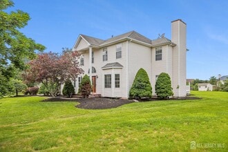 5 Abate Ct in Franklin Township, NJ - Building Photo - Building Photo