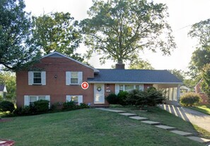 1 Dinwiddie St in Springfield, VA - Building Photo