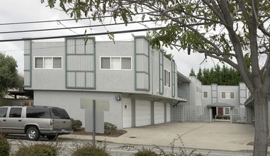 2315 Fairway Dr in San Leandro, CA - Building Photo - Building Photo