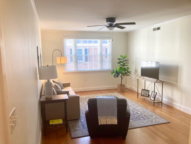 36 E Lock Ln, Unit Unit 8 in Richmond, VA - Building Photo - Building Photo