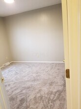 1725 Churchill Downs Rd, Unit 1725 Churchill Downs in Newark, OH - Foto de edificio - Building Photo