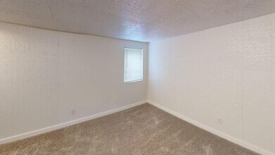 630 3rd Ave SE in Mandan, ND - Building Photo - Building Photo