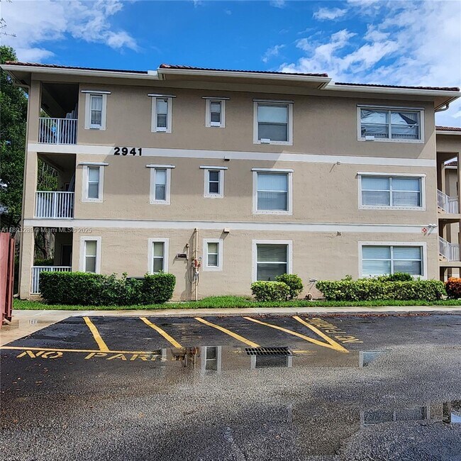 property at 2941 Riverside Dr