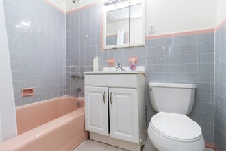 1566 2nd Ave in New York, NY - Building Photo - Building Photo