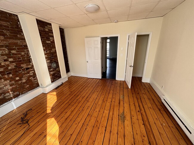 5 School St, Unit 1 in Somerville, MA - Building Photo - Building Photo