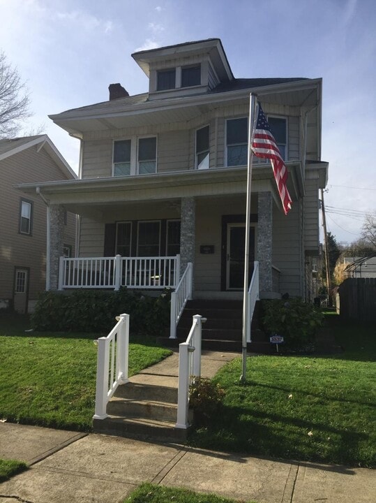 2207 Richland Ave in Wheeling, WV - Building Photo
