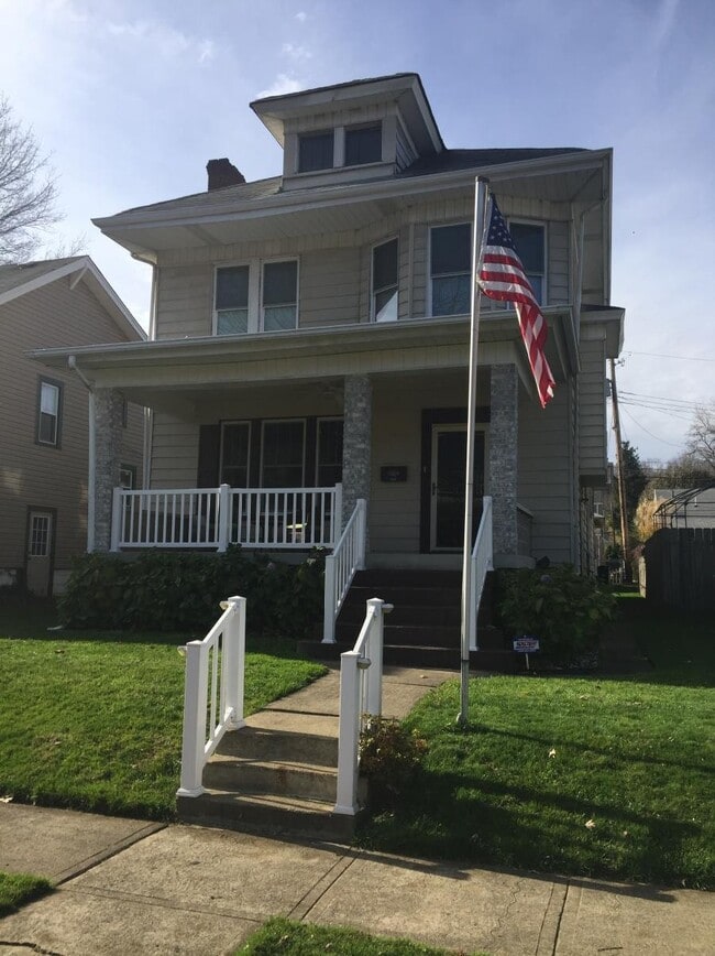 property at 2207 Richland Ave