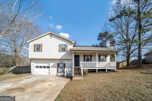 499 Woodland St in Dallas, GA - Building Photo