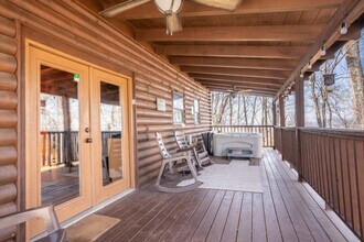 444 Sugar Mountain Way in Pigeon Forge, TN - Building Photo - Building Photo