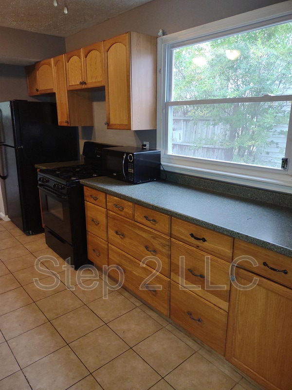 23312 Pam Ct in Euclid, OH - Building Photo - Building Photo