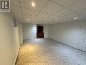 25 Desert View Crescent in Richmond Hill, ON - Building Photo - Building Photo