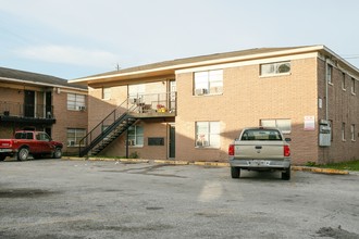 Wheatley  Court Apartments in Houston, TX - Building Photo - Building Photo