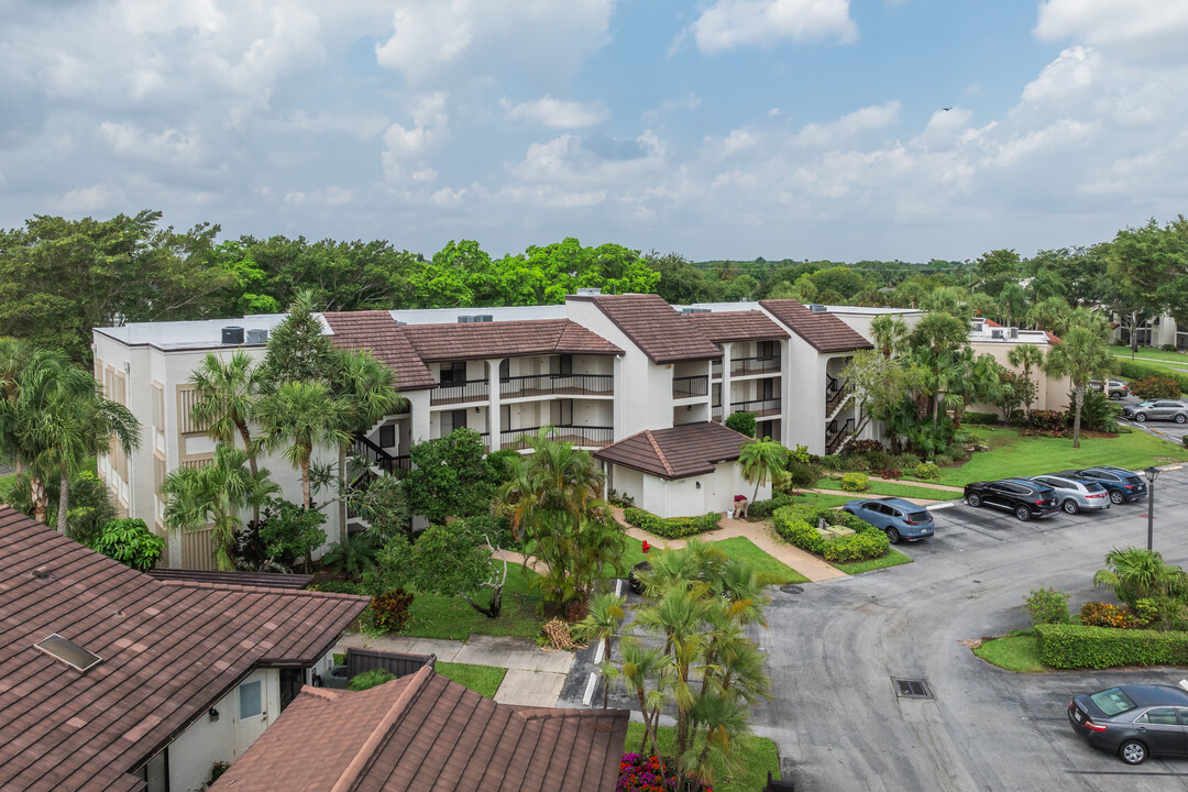 Lakeside Condo Of Banyan Springs in Boynton Beach, FL - Building Photo