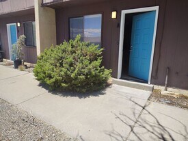 1415 Chelwood Park Blvd NE in Albuquerque, NM - Building Photo