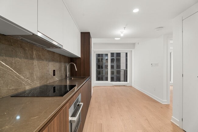 property at 1528 Rue Sherbrooke O