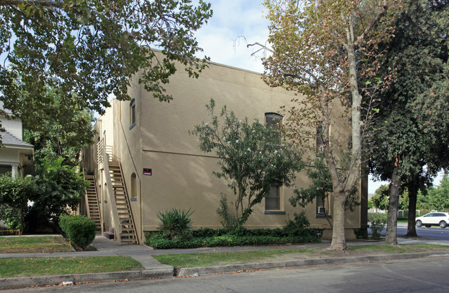 Parkview Apartments in Modesto, CA - Building Photo - Building Photo