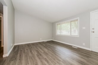 414 N Cochise Dr in Independence, MO - Building Photo - Building Photo