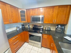 13827 Fairway Island Dr in Orlando, FL - Building Photo - Building Photo