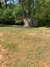 207 McLeod Dr in Sanford, NC - Foto de edificio - Building Photo