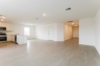 303 Bush Mdw Ln in Magnolia, TX - Building Photo - Building Photo