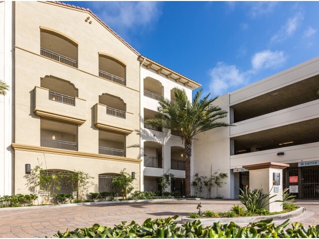 Blue Sol in Costa Mesa, CA - Foto de edificio - Building Photo