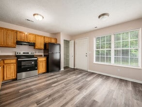 Post Woods in Reynoldsburg, OH - Foto de edificio - Building Photo