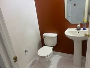 125 Riverwalk Way in Clifton, NJ - Building Photo - Building Photo