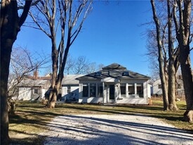 20 Lawton Ave in Tiverton, RI - Building Photo