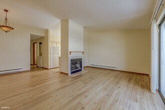 431 Berkshire Dr in Crystal Lake, IL - Building Photo - Building Photo