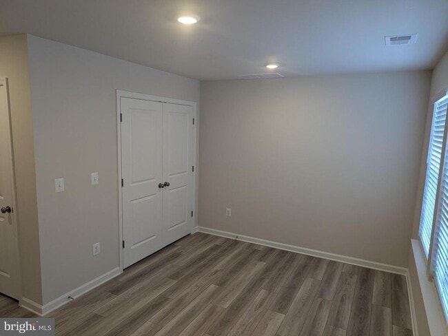 property at 212 Swan Fld Ave