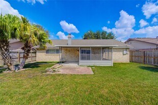 5711 Weeping Willow Rd in Houston, TX - Building Photo