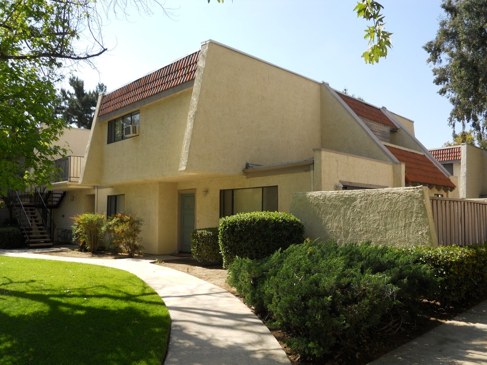 1380 Parker Ct in Redlands, CA - Foto de edificio