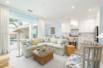 11261 SE Blair Ln in Hobe Sound, FL - Building Photo - Building Photo