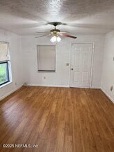 601 Mc Clure St in Welaka, FL - Building Photo - Building Photo