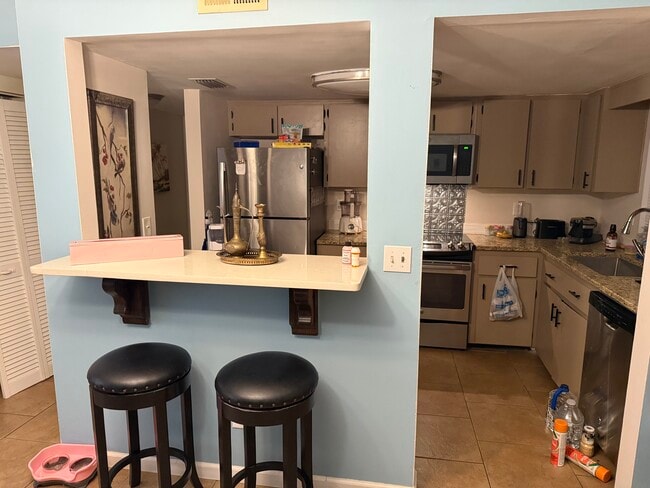 216 Glenview Blvd, Unit 102 in Daytona Beach, FL - Foto de edificio - Building Photo