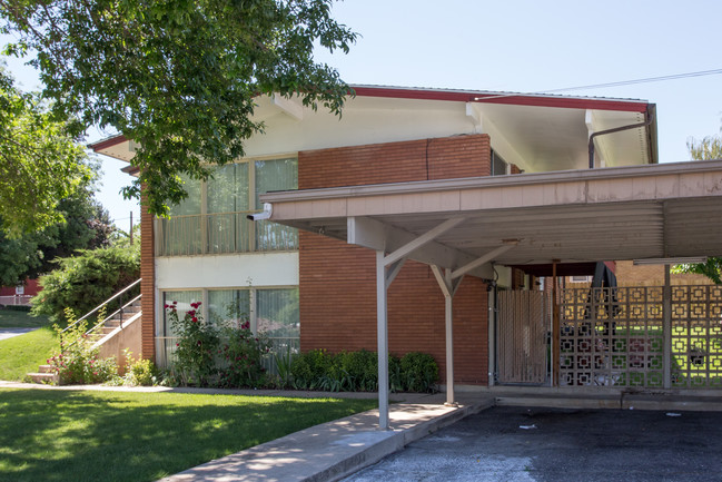 3605 Eccles Ave in Ogden, UT - Foto de edificio - Building Photo