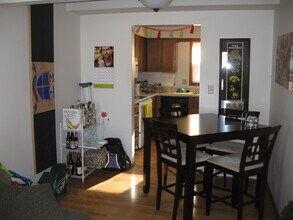 330 S Lucas St in Iowa City, IA - Building Photo - Building Photo