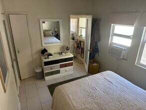 2905 Reservoir St in Los Angeles, CA - Foto de edificio - Building Photo