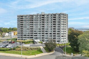 Soundview Apartments in West Haven, CT - Building Photo