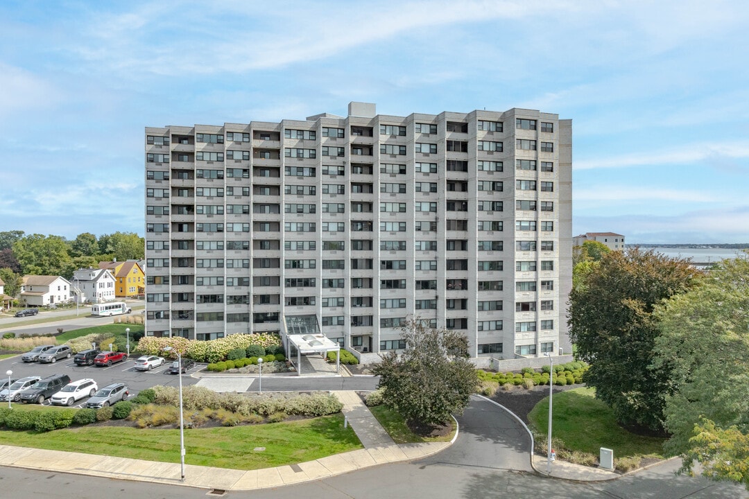 Soundview Apartments in West Haven, CT - Foto de edificio