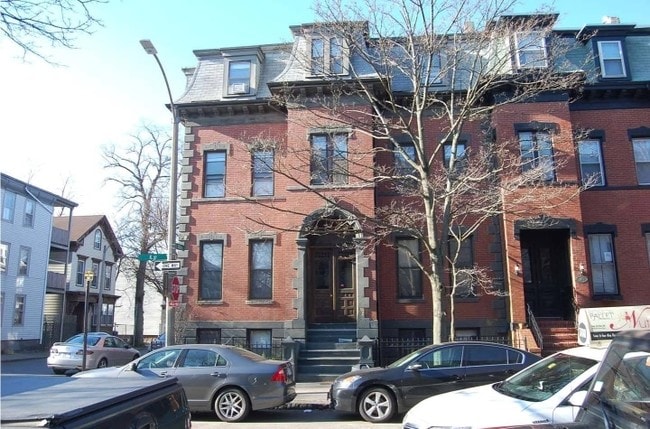 305 K St in South Boston, MA - Foto de edificio - Building Photo