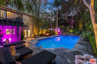 16684 Calneva Dr in Los Angeles, CA - Building Photo - Building Photo