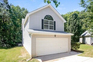 4125 Clarks Tr in Douglasville, GA - Building Photo
