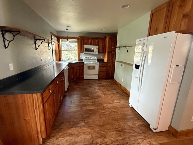 401 2nd Ave N W in Watford City, ND - Building Photo - Building Photo