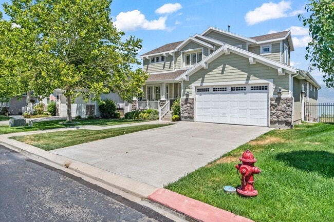 property at 2352 S Shorewood Dr