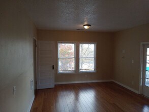 957 SE Stephens St in Roseburg, OR - Building Photo - Building Photo