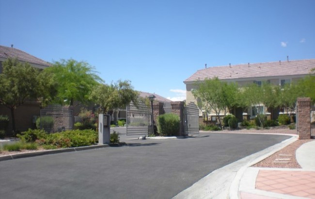 9104-9125 Camp Light Ave in Las Vegas, NV - Foto de edificio - Building Photo