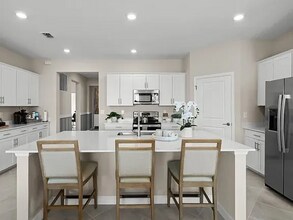 2357 Avocado Ln in Naples, FL - Building Photo - Building Photo