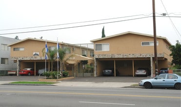 5725 Vineland in North Hollywood, CA - Building Photo - Building Photo